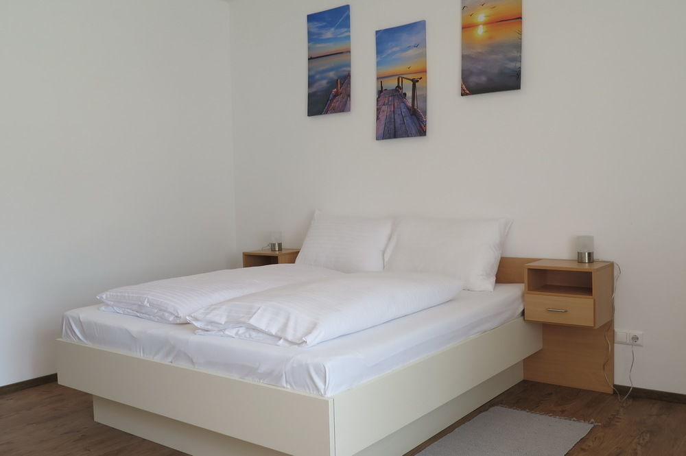 Pension Casa Topolino Βίνερ Νόιστατ Εξωτερικό φωτογραφία