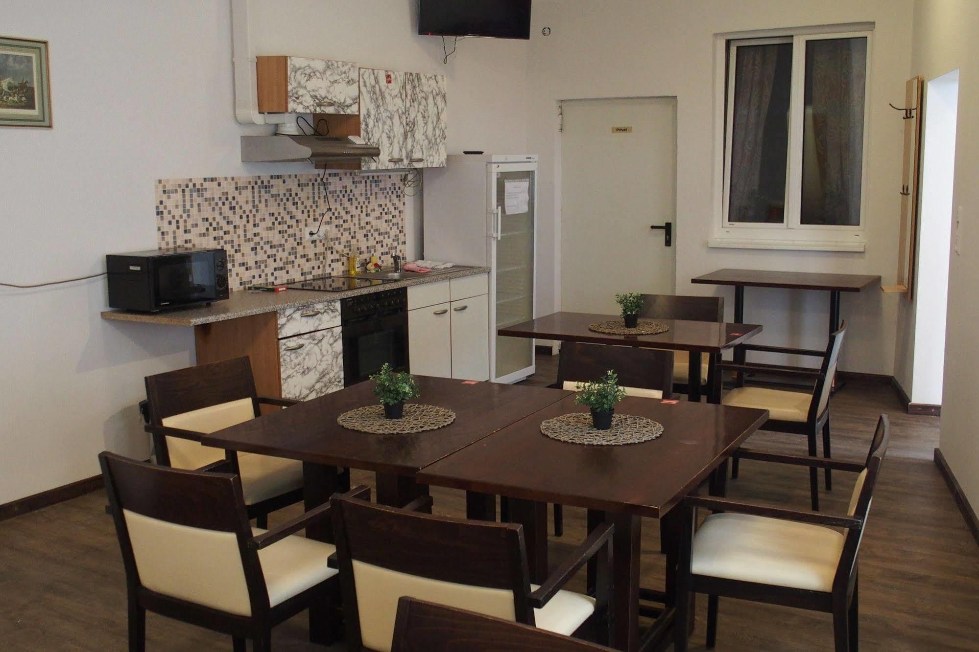 Pension Casa Topolino Βίνερ Νόιστατ Εξωτερικό φωτογραφία