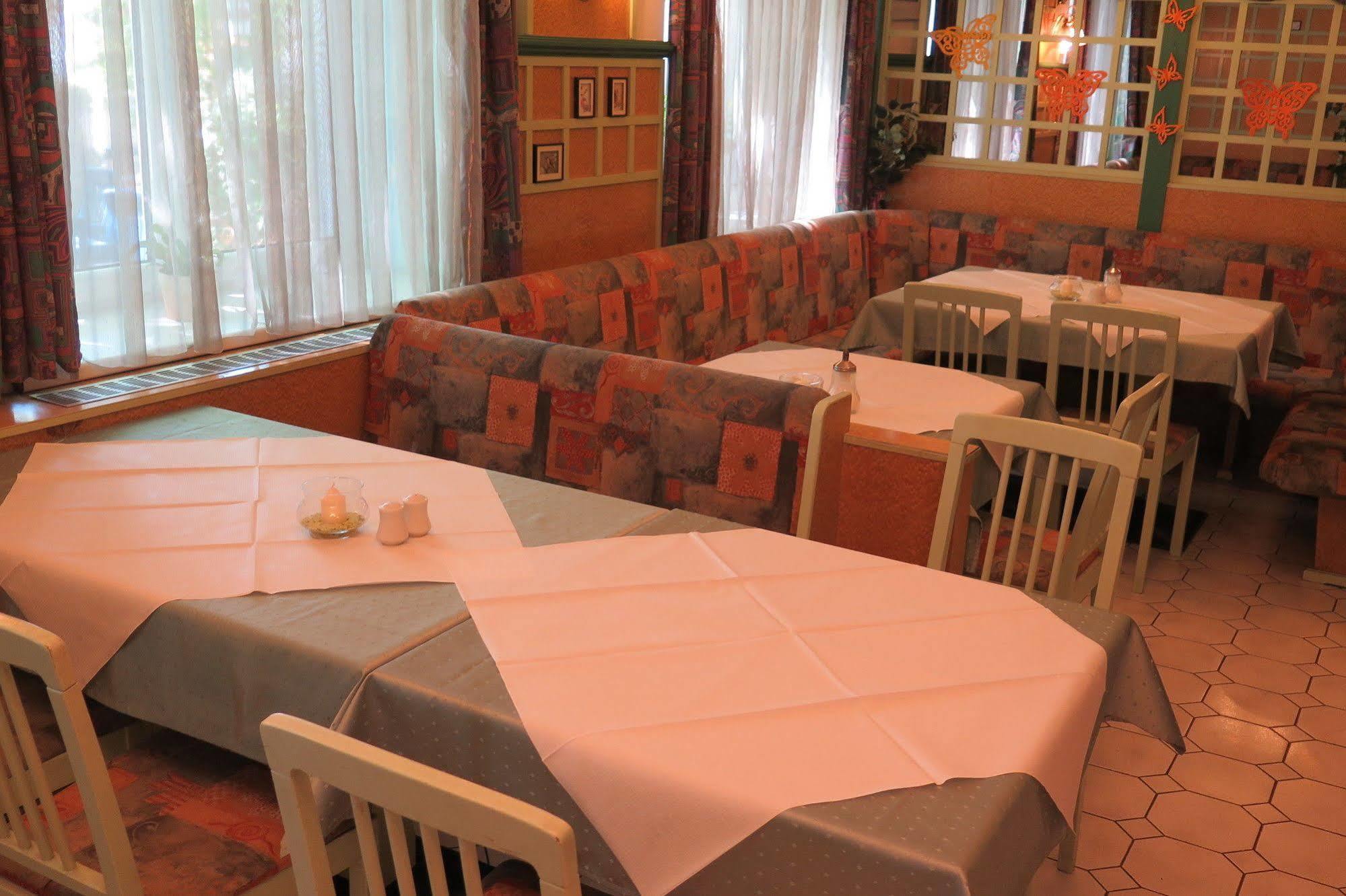 Pension Casa Topolino Βίνερ Νόιστατ Εξωτερικό φωτογραφία