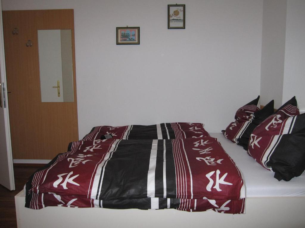 Pension Casa Topolino Βίνερ Νόιστατ Εξωτερικό φωτογραφία